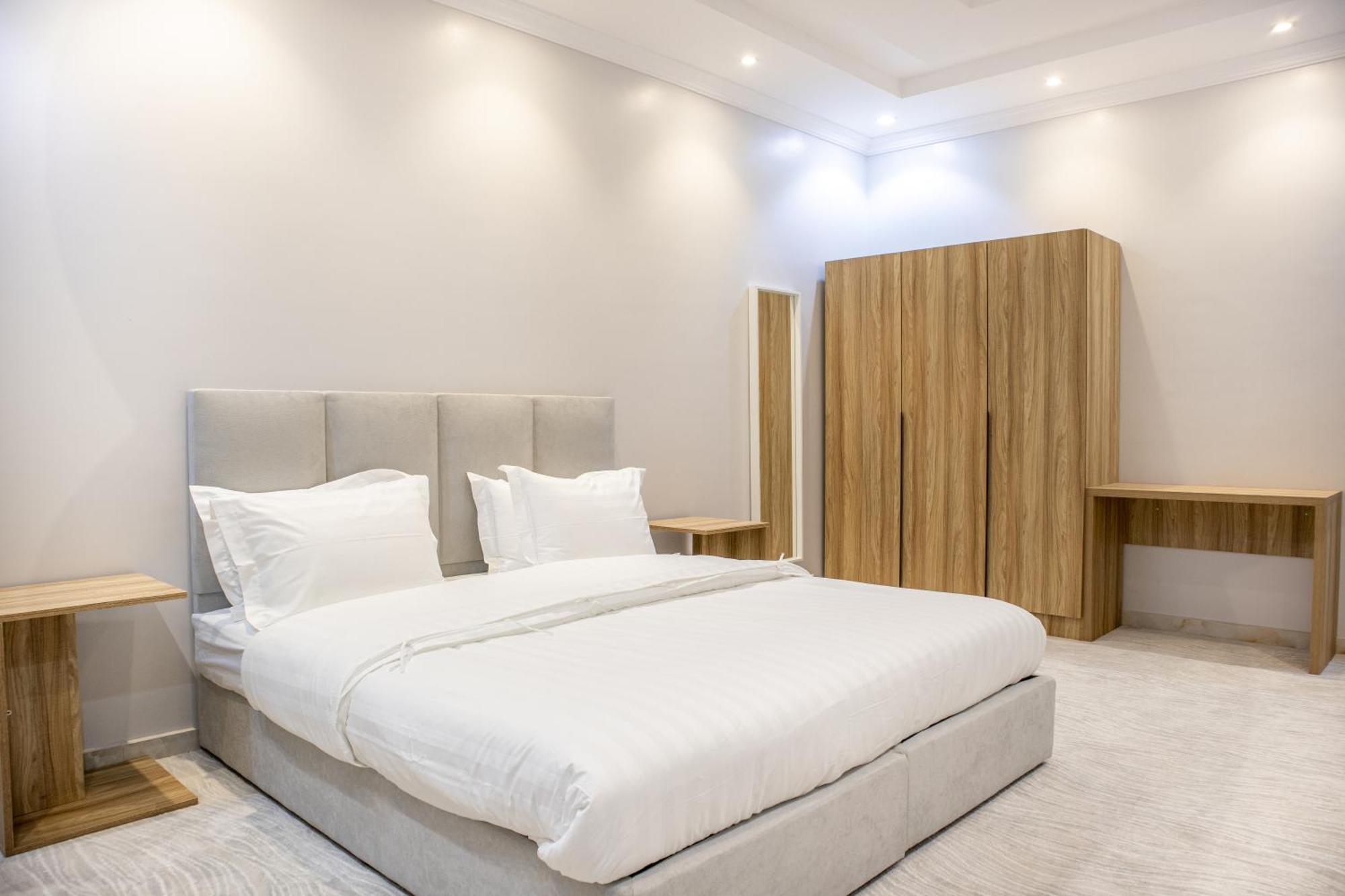 אל-מדינה Luxurious Family Apartments 15Mins Drive To Al-Masjid Nabawi - Nozol Noor 4 מראה חיצוני תמונה